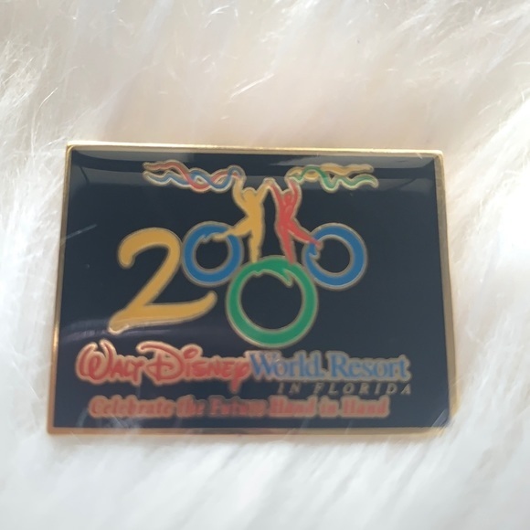 Disney Trading Pin 2000 Commemorative CAST Pin - Picture 4 of 6